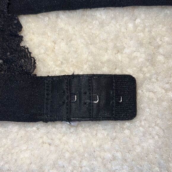 URBAN OUTFITTERS Bralette 🖤 - Picture 4 of 7